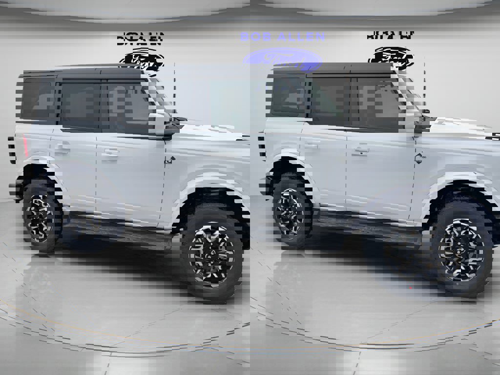 New 2025 Ford Bronco Outer Banks image 6