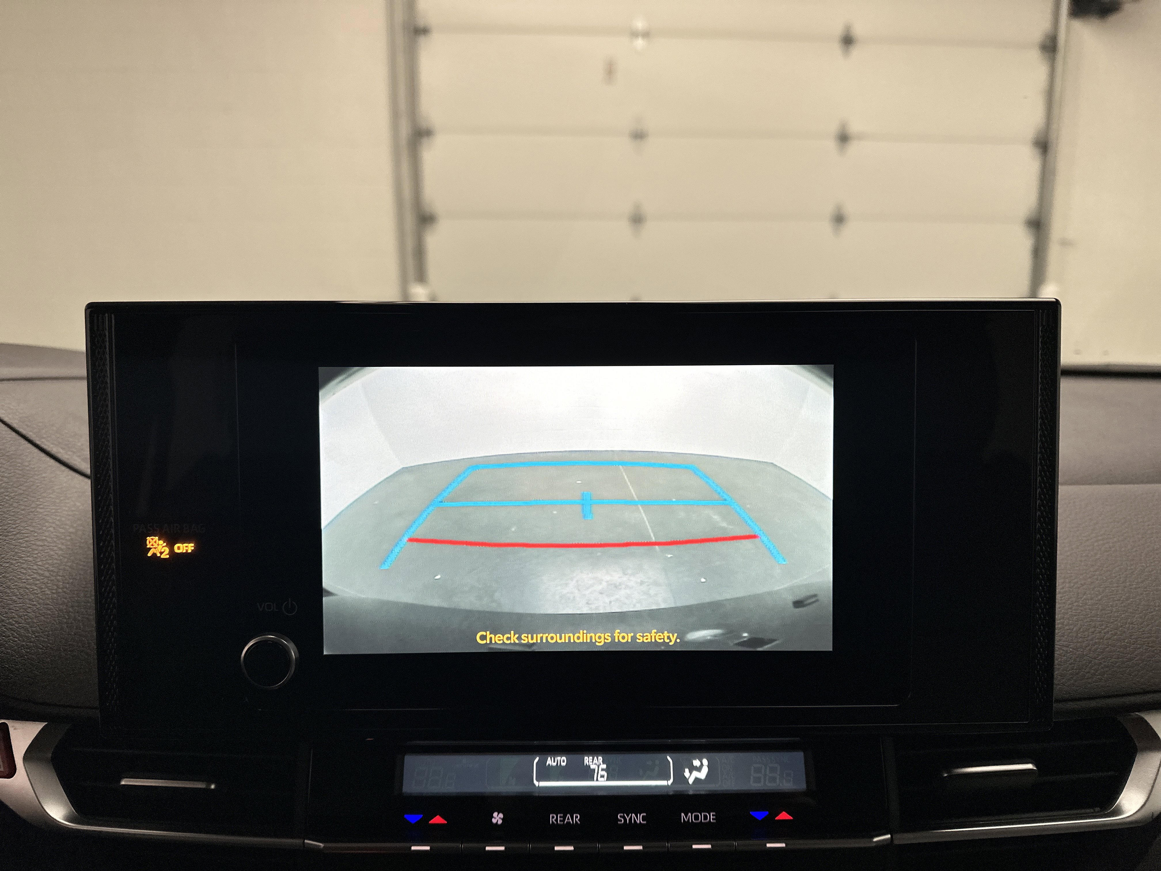 Used 2025 Toyota Sienna LE image 31