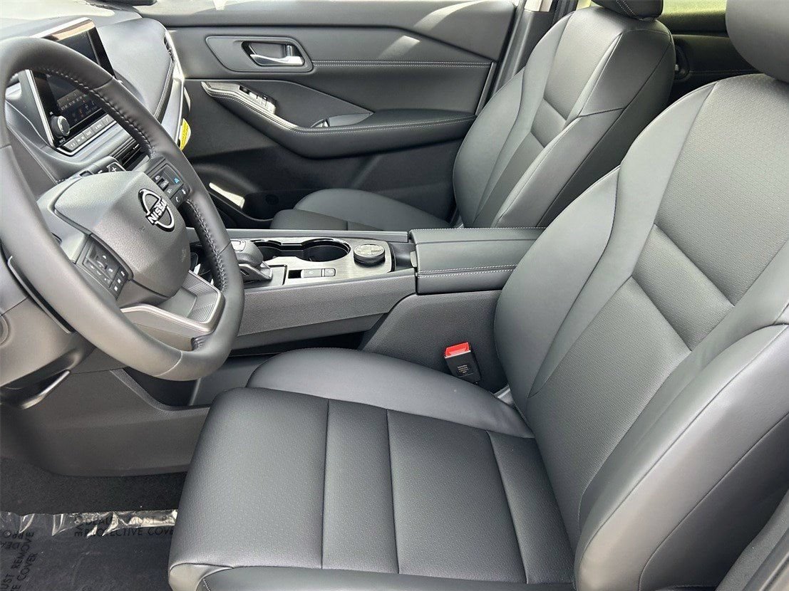 New 2026 Nissan Rogue Dark Armor AWD/4WD image 25