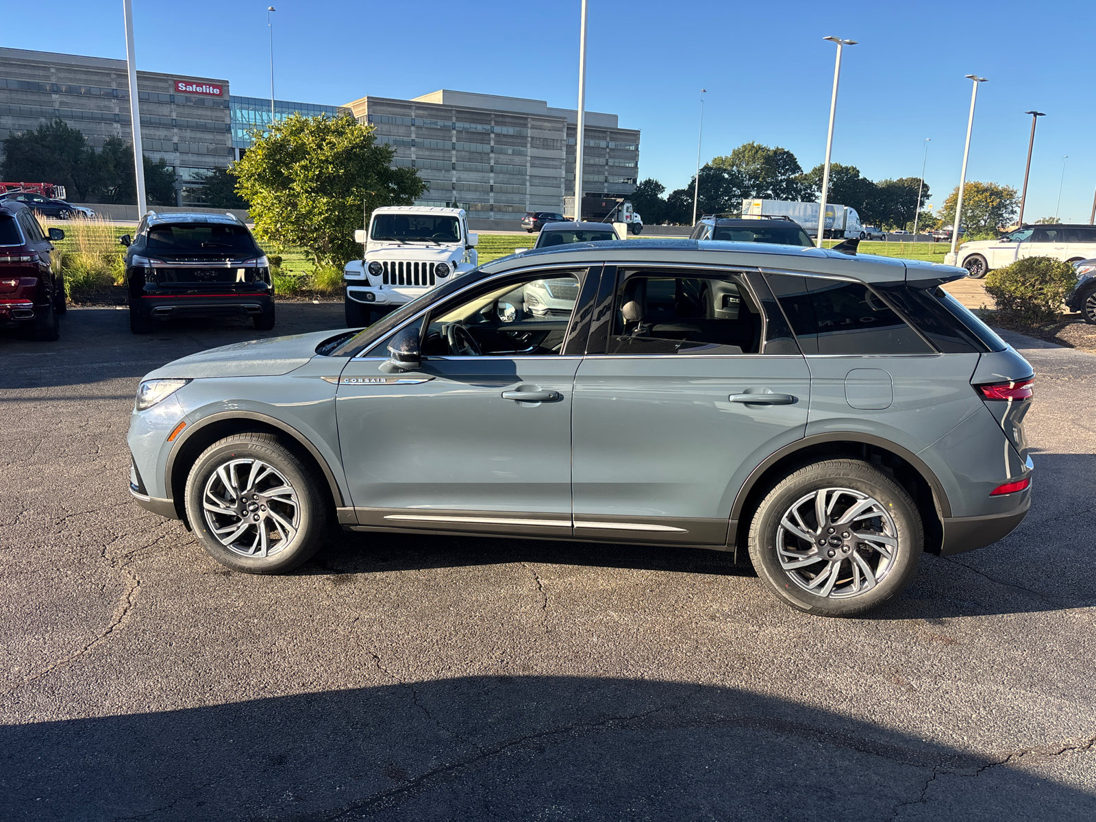 Certified 2023 Lincoln Corsair AWD w/ Equipment Group 101A image 4
