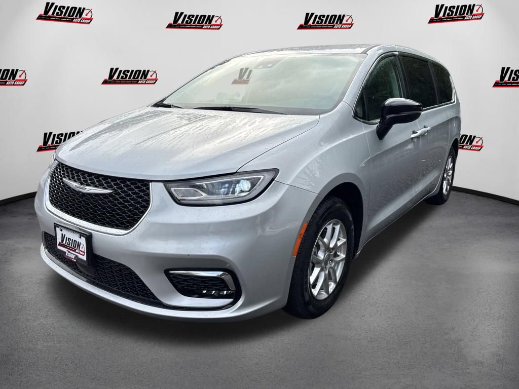 Used 2024 Chrysler Pacifica Touring-L