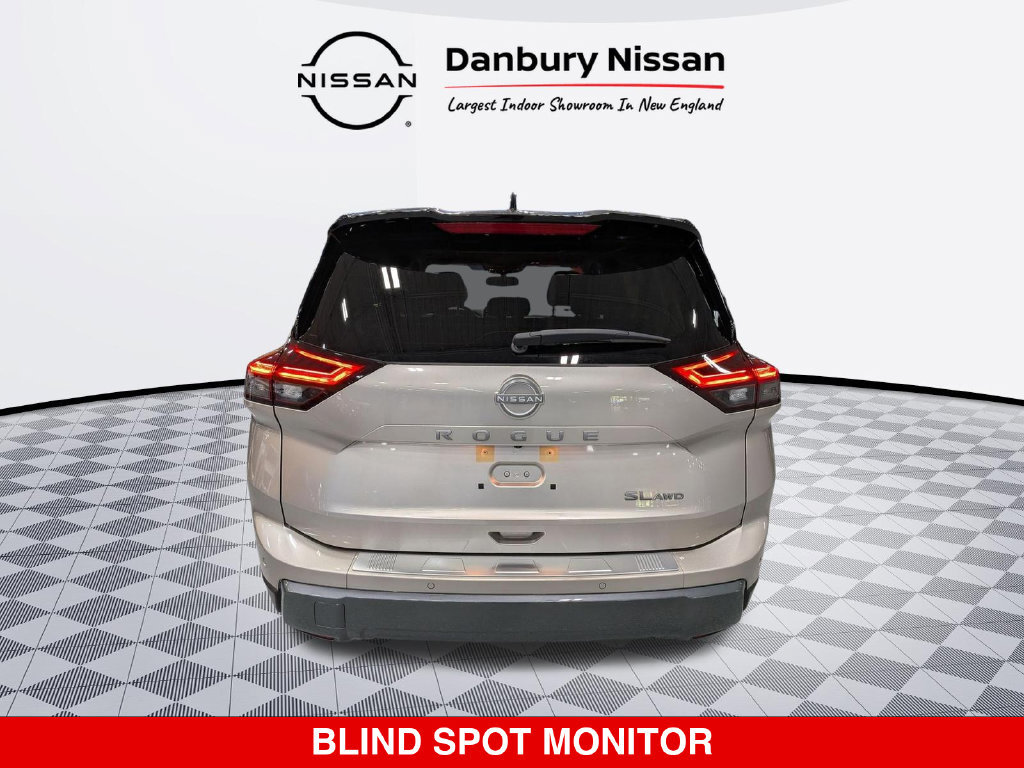 Certified 2025 Nissan Rogue SL w/ SL Premium Package AWD/4WD image 5