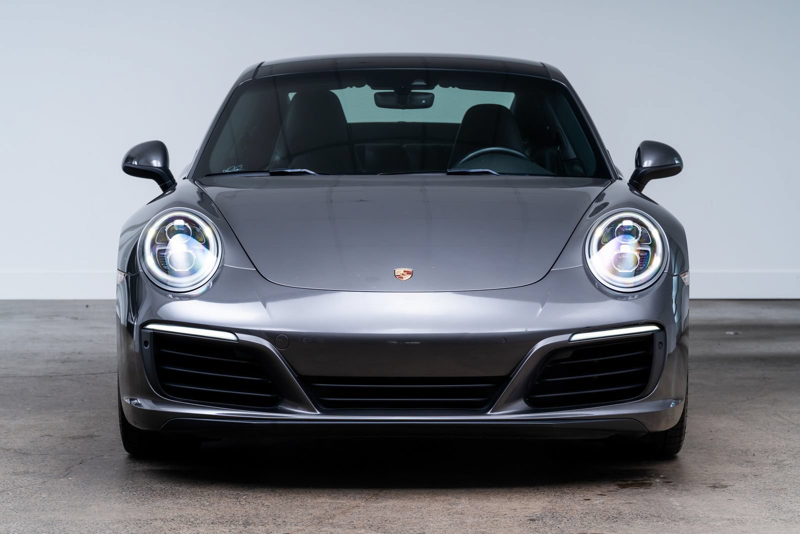 Used 2018 Porsche 911 Carrera RWD image 2