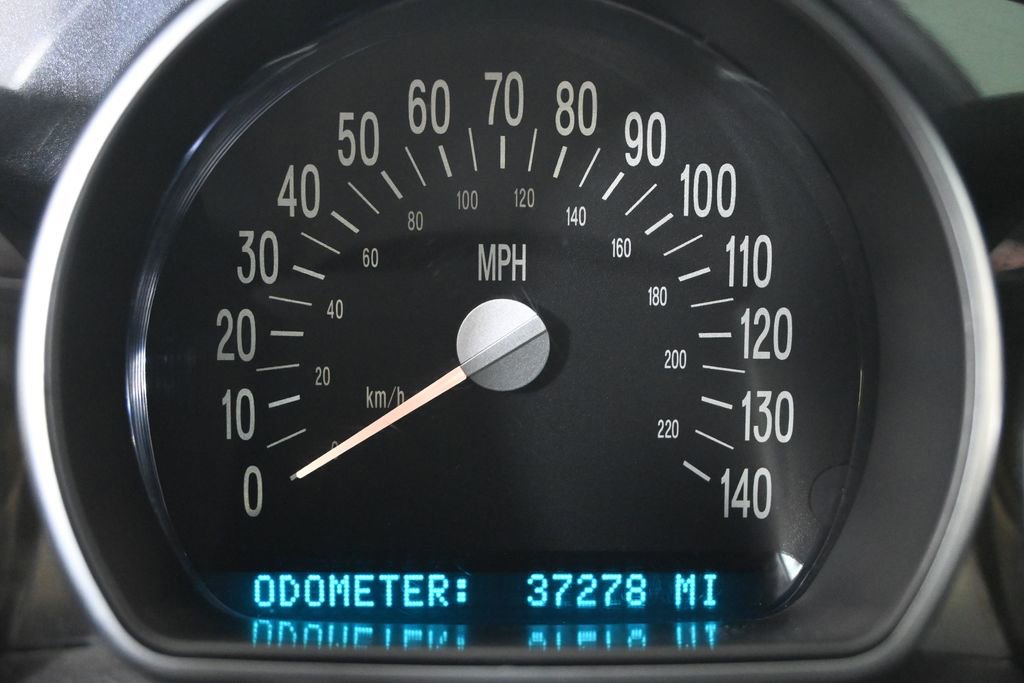 Used 2005 Chevrolet SSR w/ Preferred Equipment Group RWD image 32