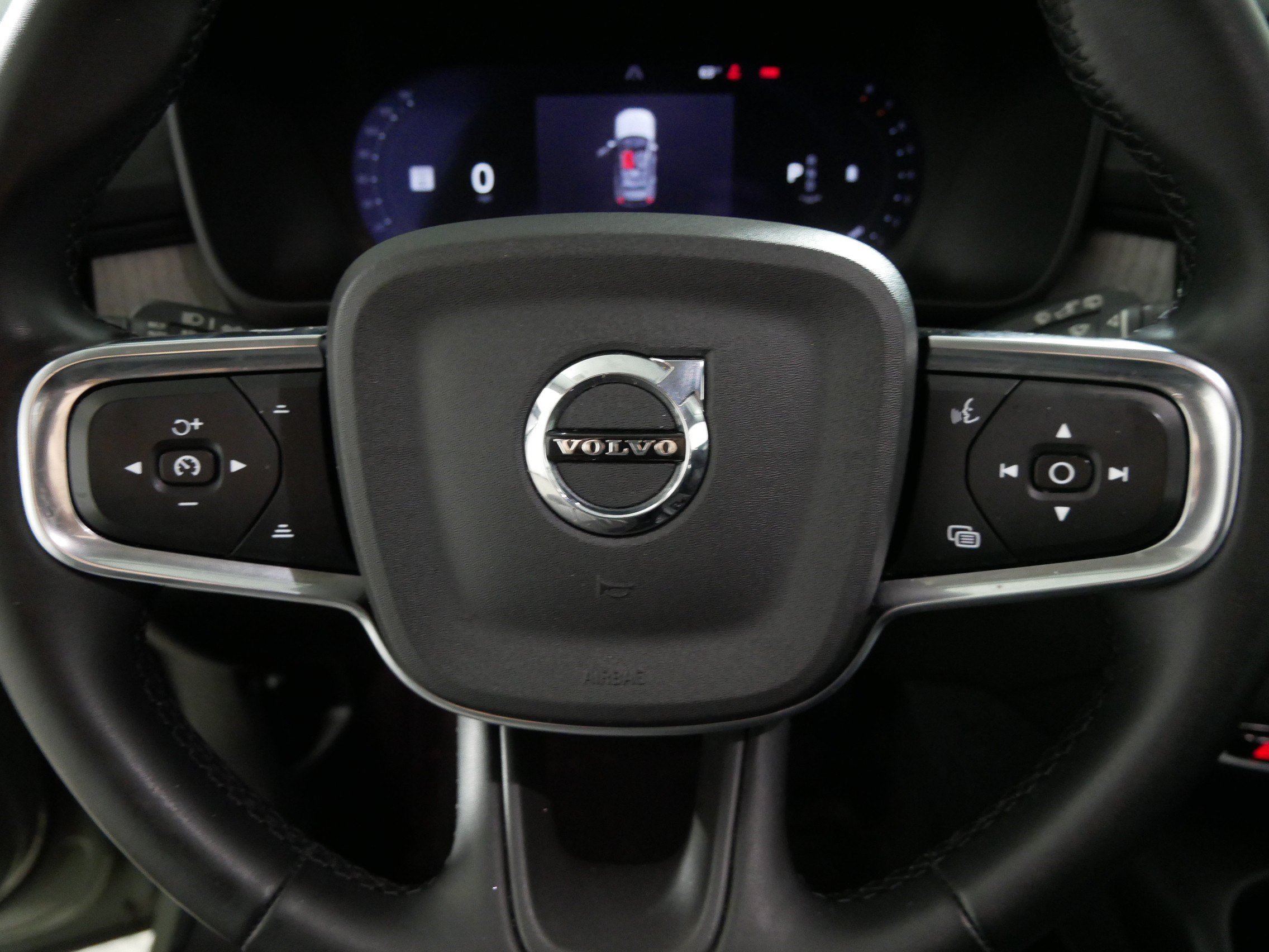 Used 2023 Volvo XC40 B5 Plus w/ Driver Assist Package AWD/4WD image 25
