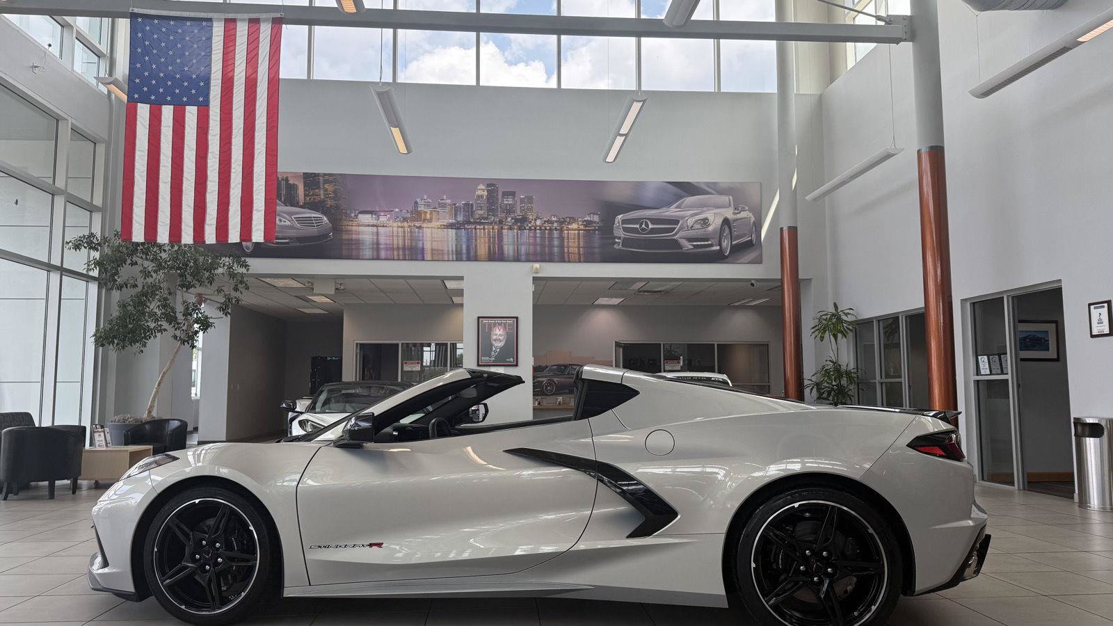 Used 2023 Chevrolet Corvette Stingray Coupe RWD image 1