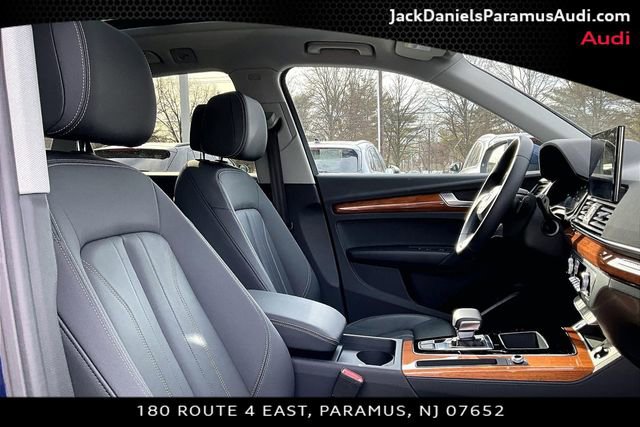 Used 2023 Audi Q5 2.0T Premium w/ Convenience Package image 7