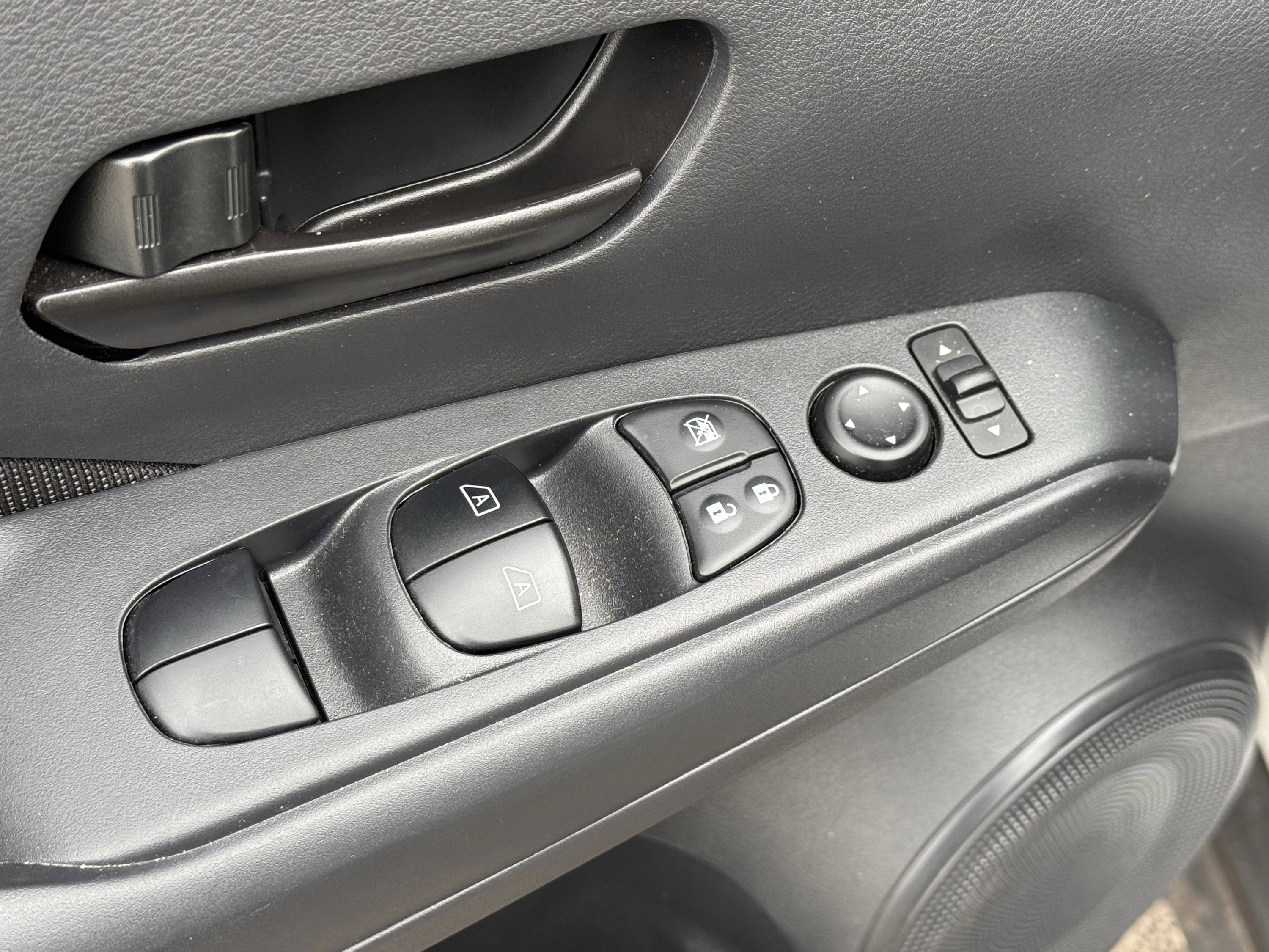 Used 2024 Nissan Kicks S FWD image 4