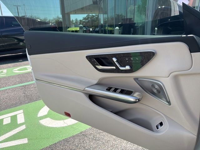 Used 2025 Mercedes-Benz CLE 300 4MATIC Cabriolet image 8