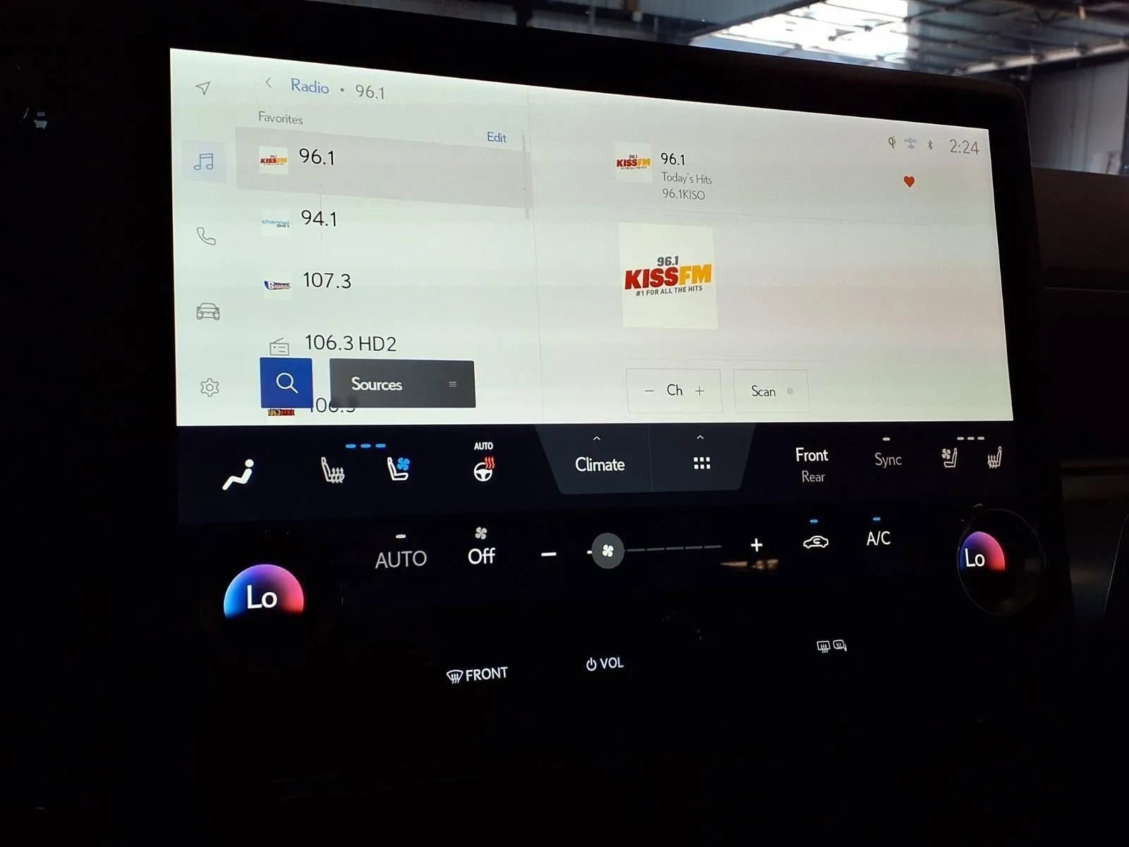 Used 2025 Lexus GX 550 w/ Accessory Package (31) image 18