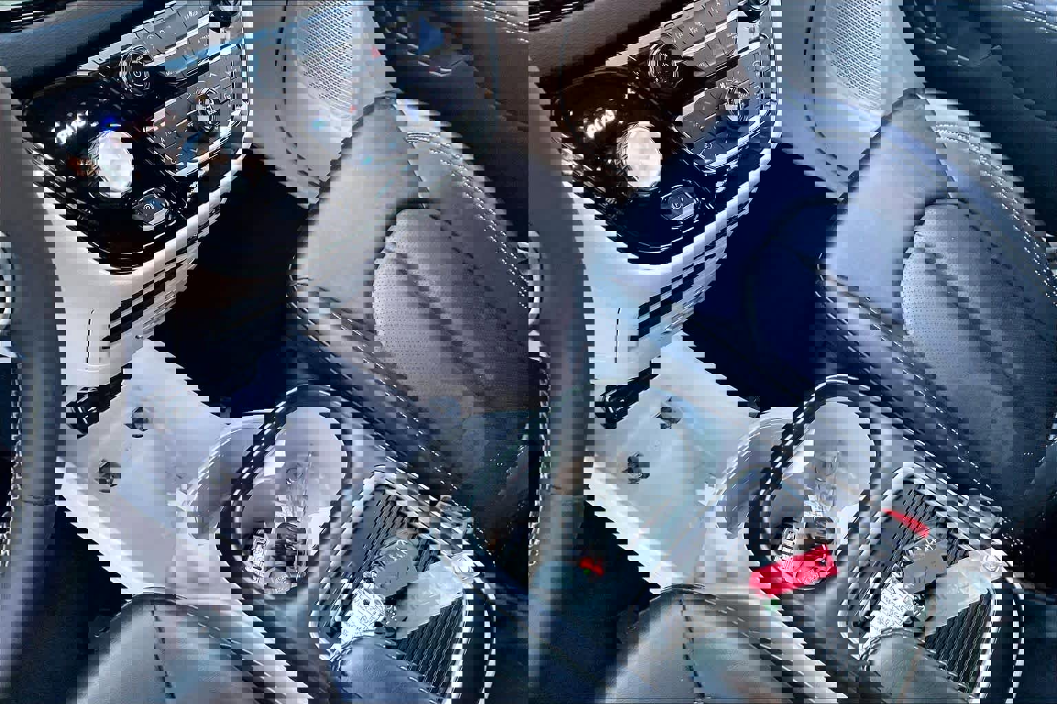 Used 2024 Chrysler Pacifica Touring-L image 16