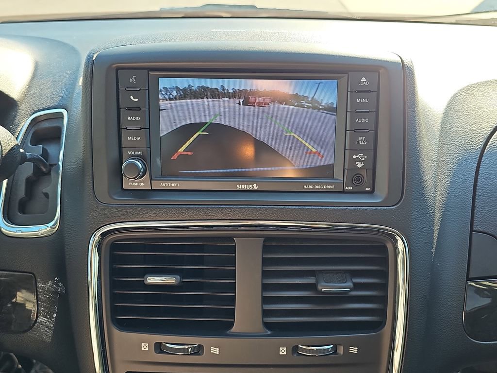 Used 2020 Dodge Grand Caravan SE w/ UConnect Hands-Free Group image 26