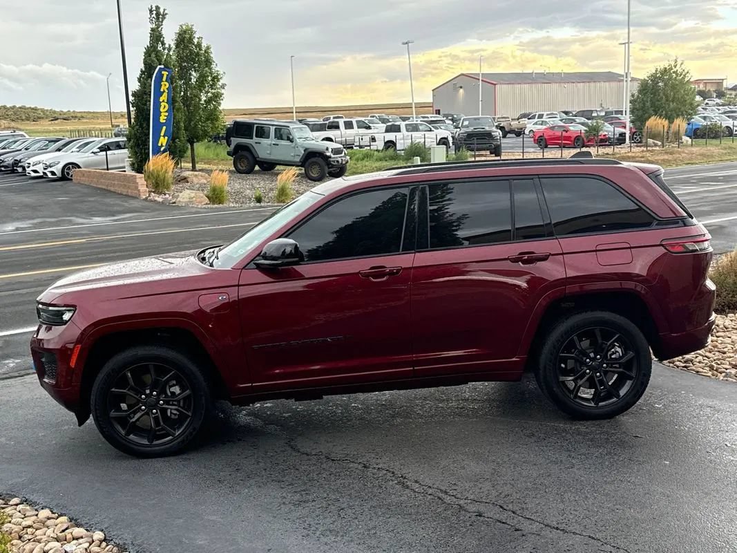 Used 2023 Jeep Grand Cherokee 30th Anniversary AWD/4WD image 49