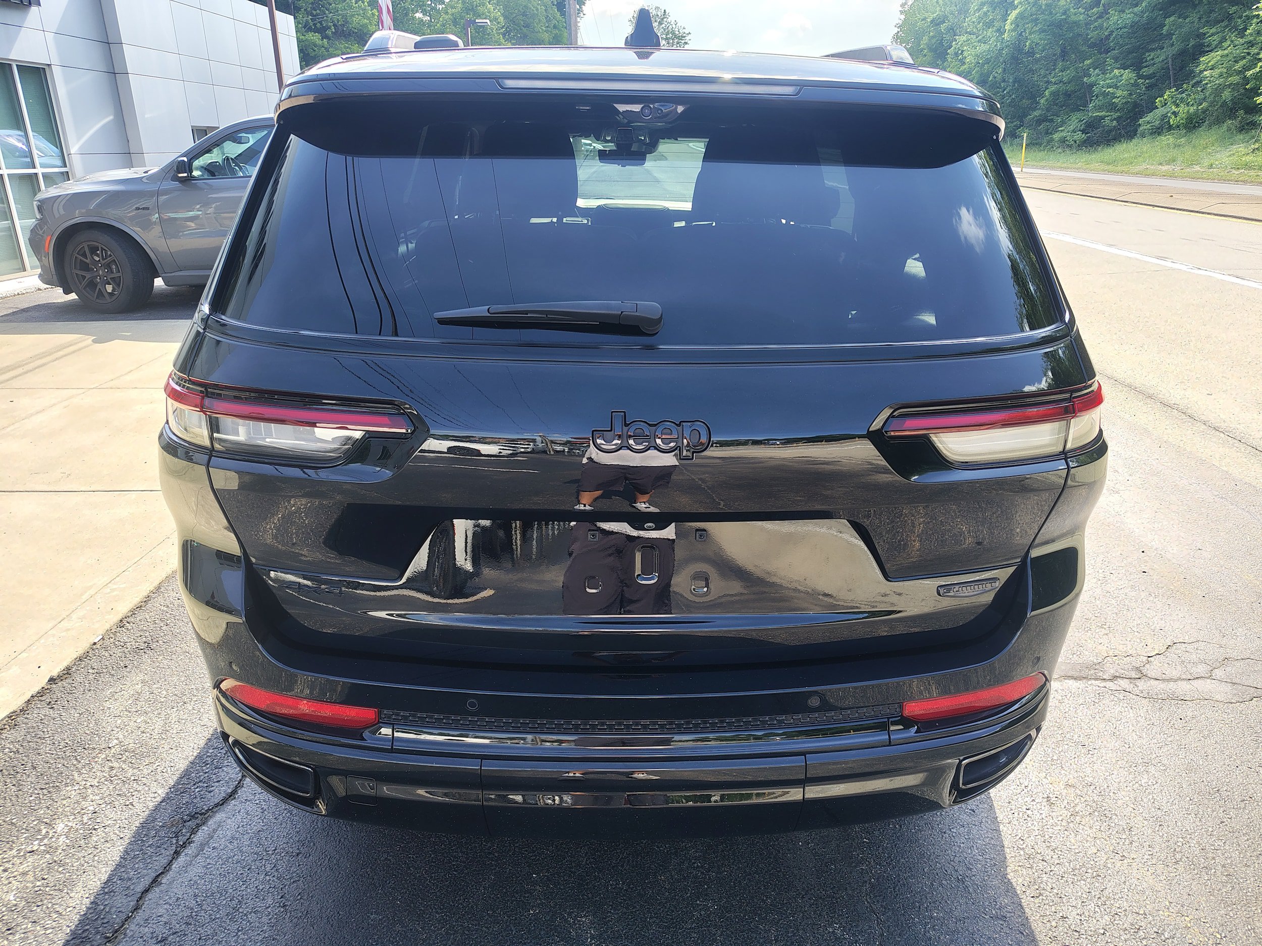 Certified 2025 Jeep Grand Cherokee L Summit AWD/4WD image 8