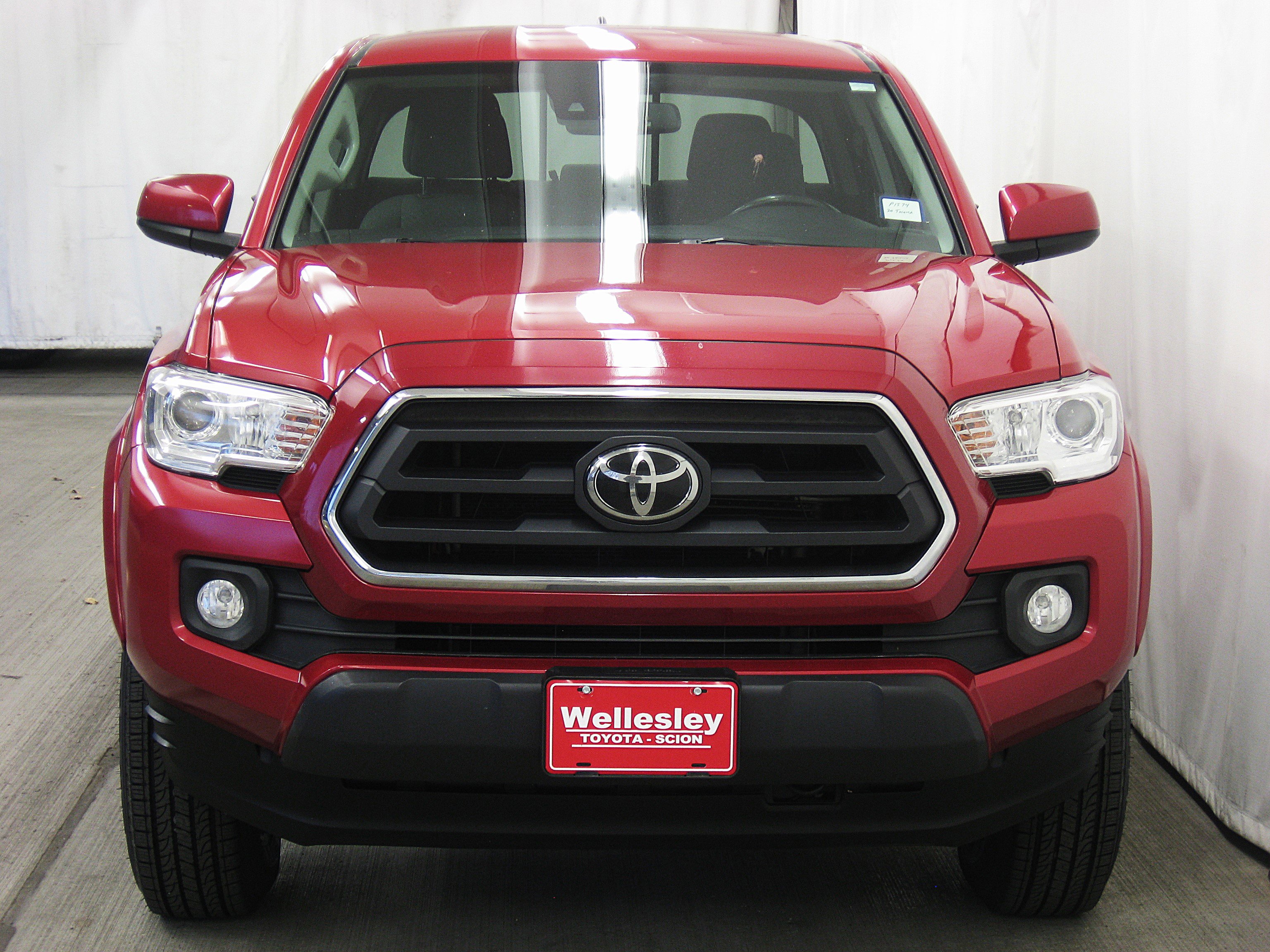Used 2020 Toyota Tacoma SR5 image 3