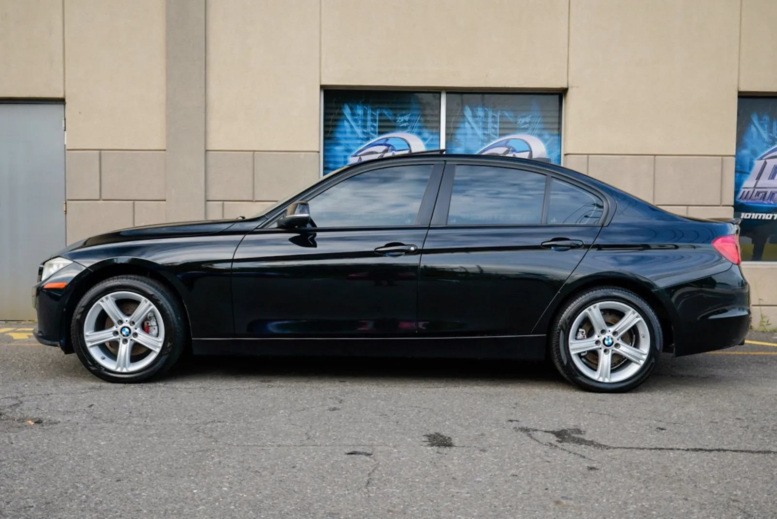 Used 2014 BMW 320i xDrive Sedan AWD/4WD image 8