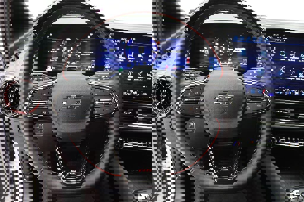 Used 2025 Chevrolet Equinox EV RS image 19