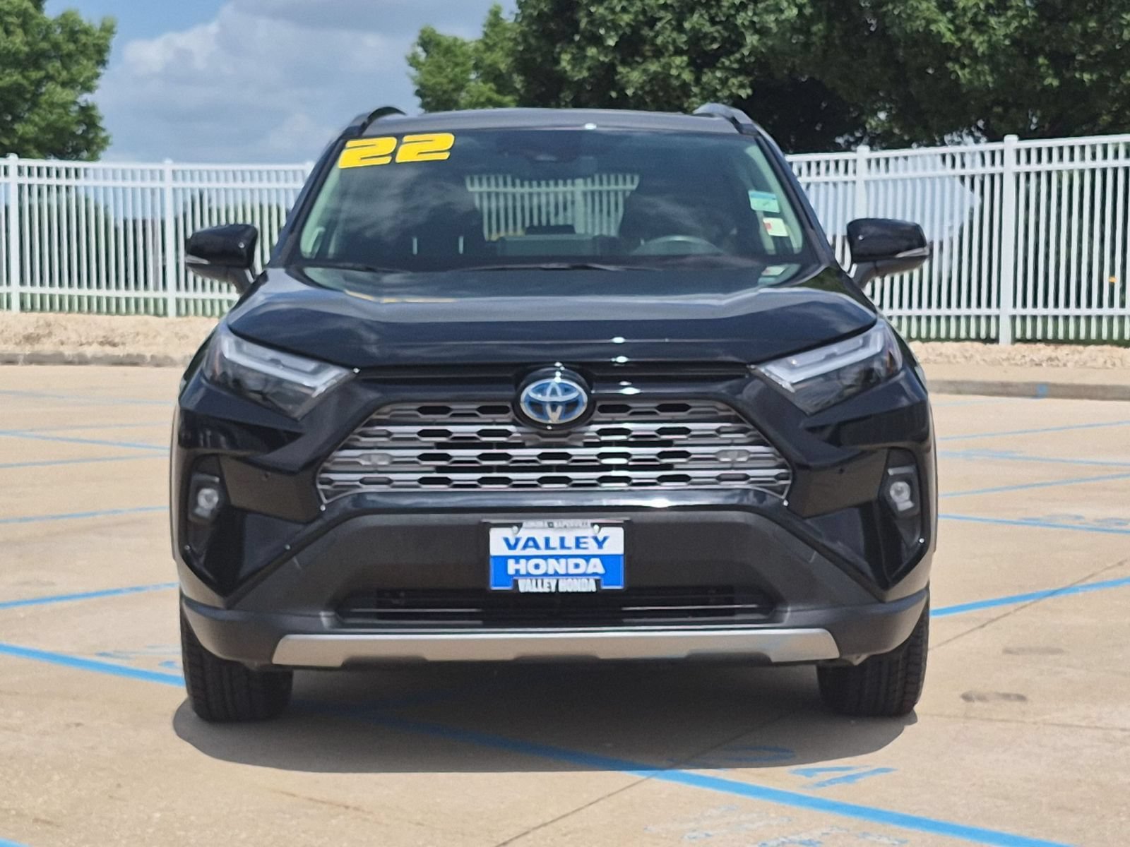 Used 2022 Toyota RAV4 Limited w/ Limited Grade Weather Package AWD/4WD image 3