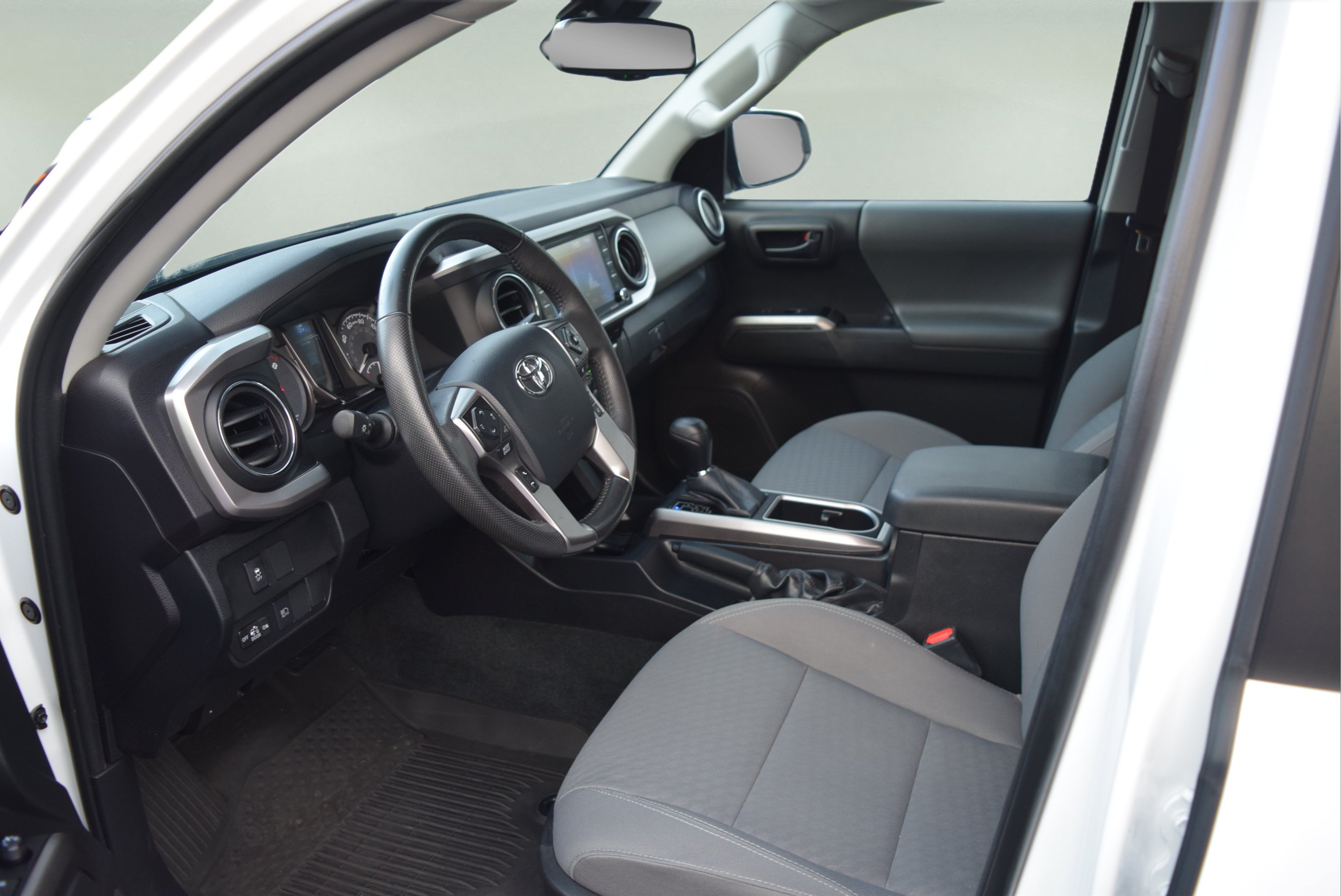 Used 2023 Toyota Tacoma SR5 AWD/4WD image 12
