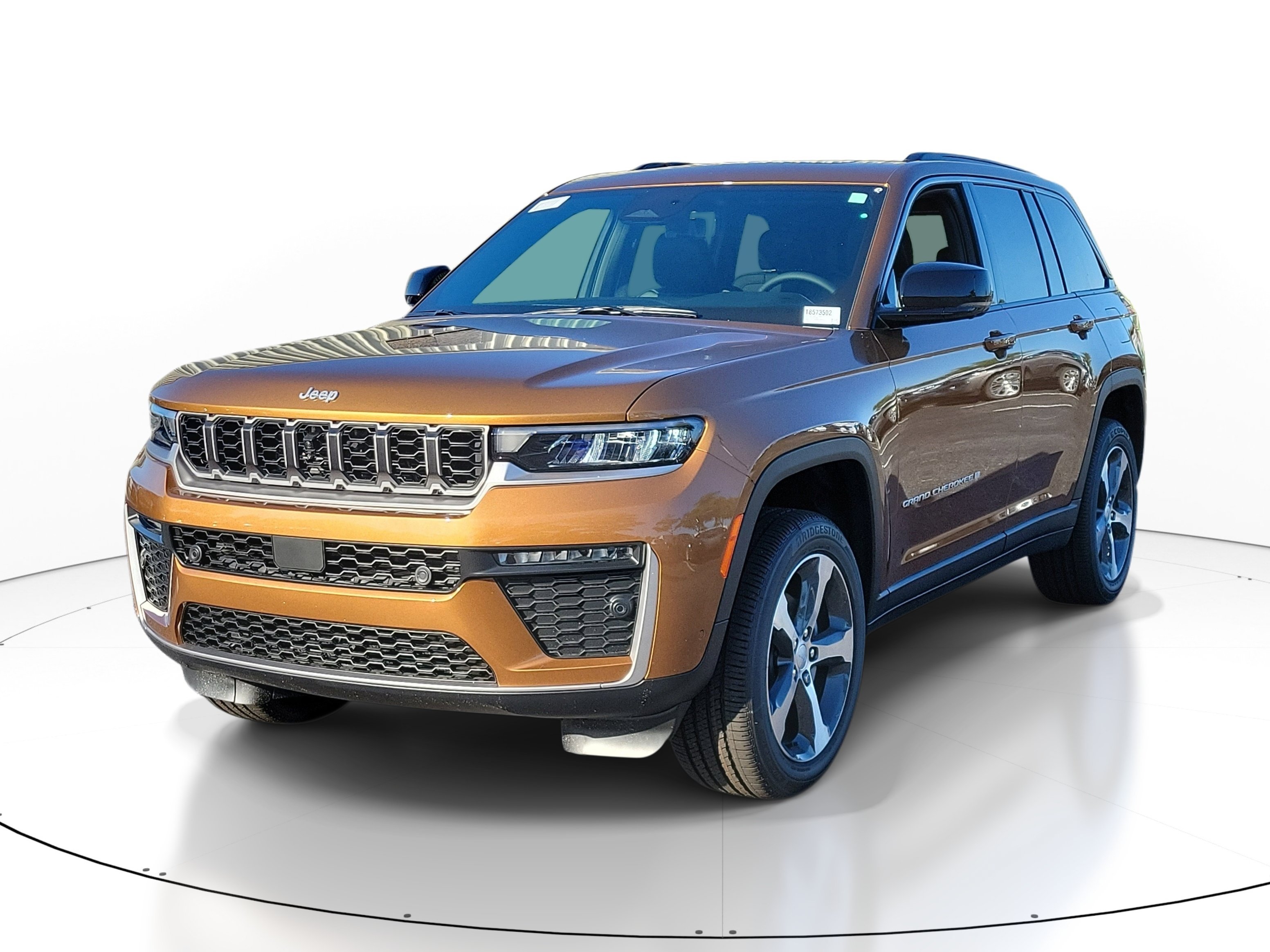 New 2026 Jeep Grand Cherokee Limited w/ Luxury Tech Group II RWD image 3