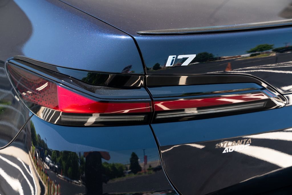 Used 2023 BMW i7 xDrive60 AWD/4WD image 18