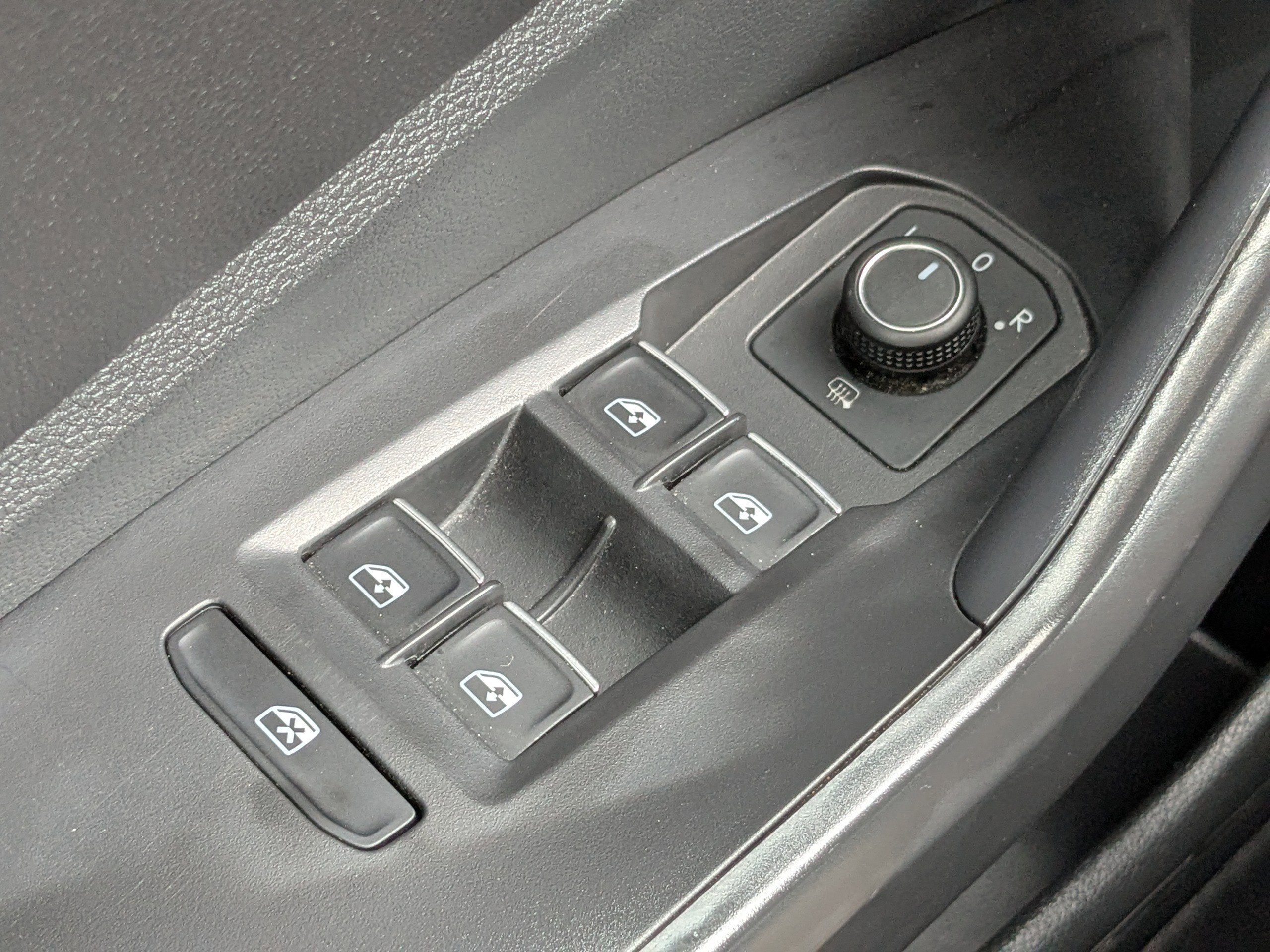 Used 2024 Volkswagen Jetta SE FWD image 22