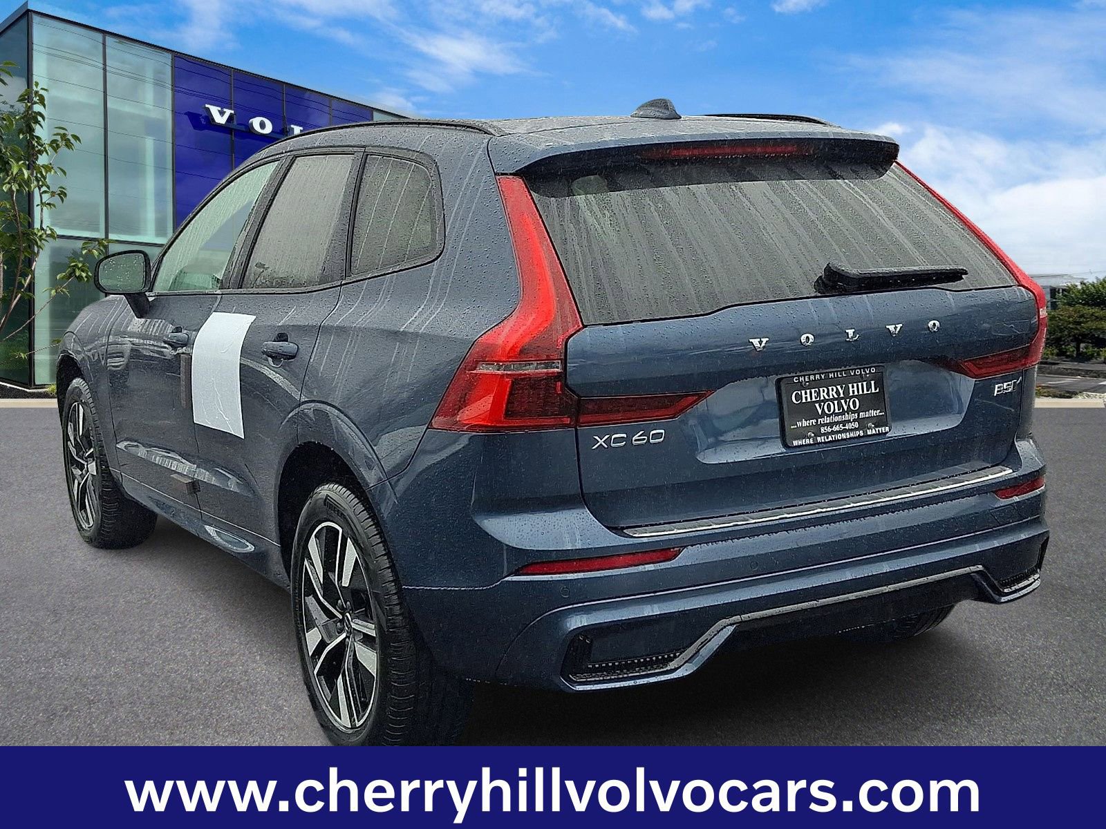 New 2026 Volvo XC60 B5 Core w/ Protection Package Premier image 3