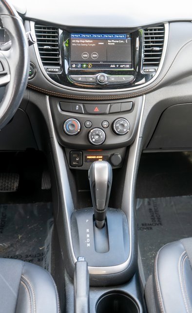 Used 2022 Chevrolet Trax LT w/ LT Convenience Package image 16
