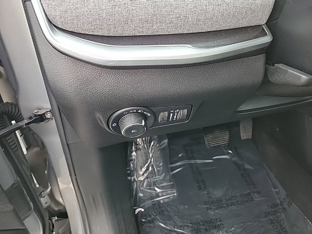 Used 2022 Jeep Compass Latitude w/ Sun and Sound Group image 7