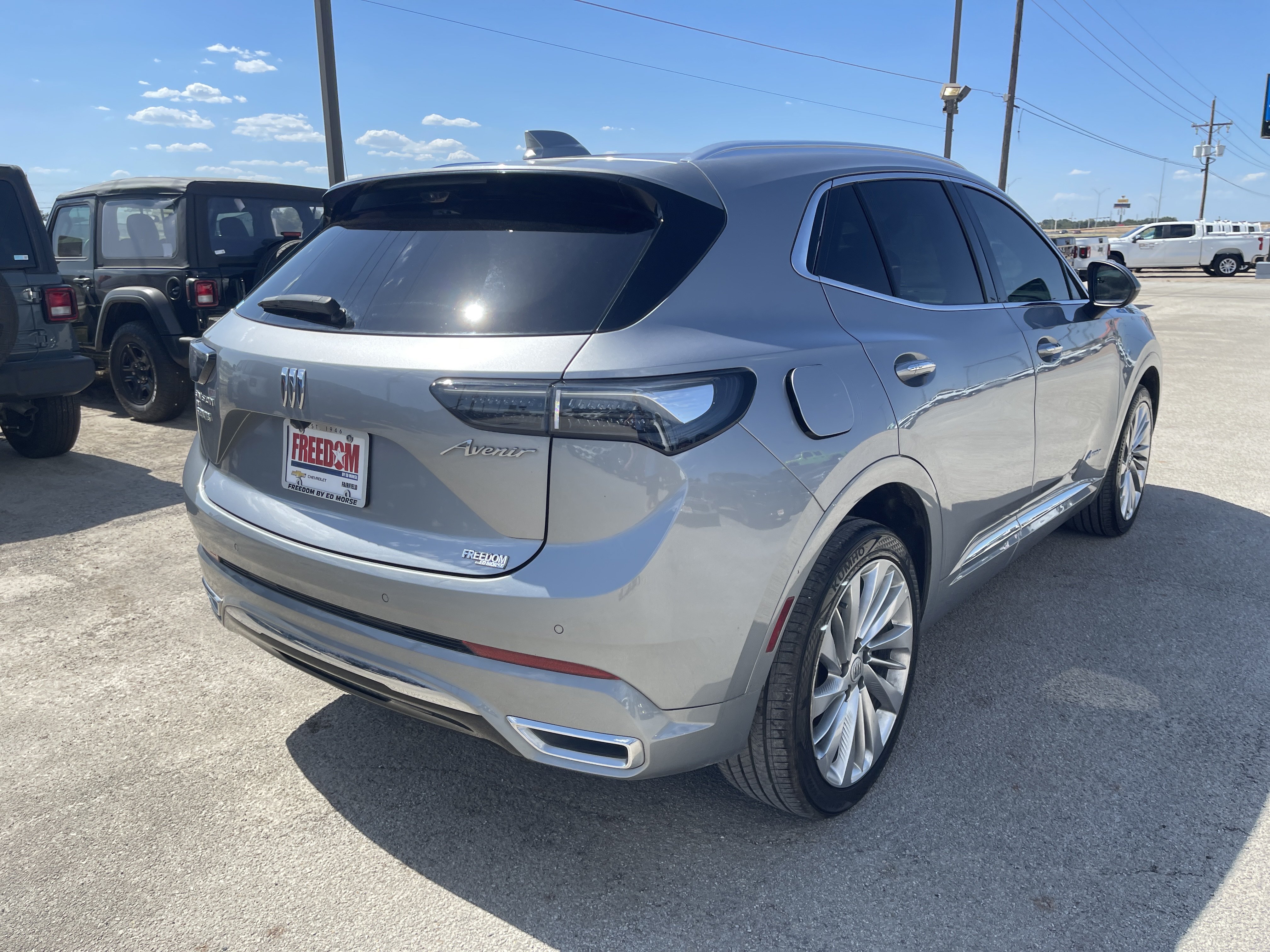 Used 2024 Buick Envision Avenir AWD/4WD image 4