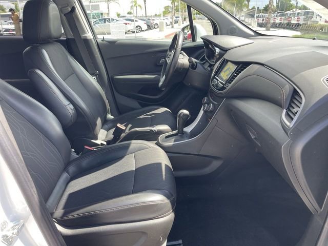 Used 2020 Chevrolet Trax LT w/ LT Convenience Package FWD image 26