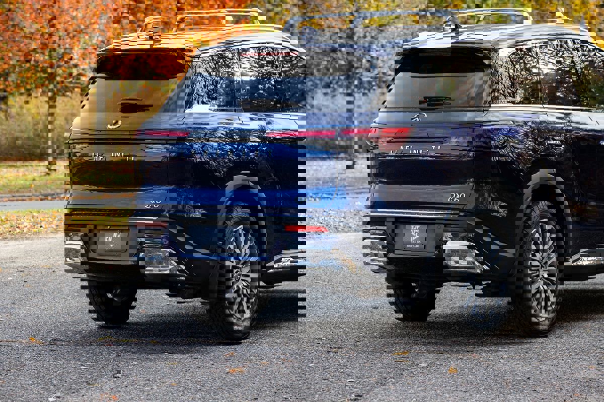 Used 2022 INFINITI QX60 Sensory w/ Cargo Package image 5