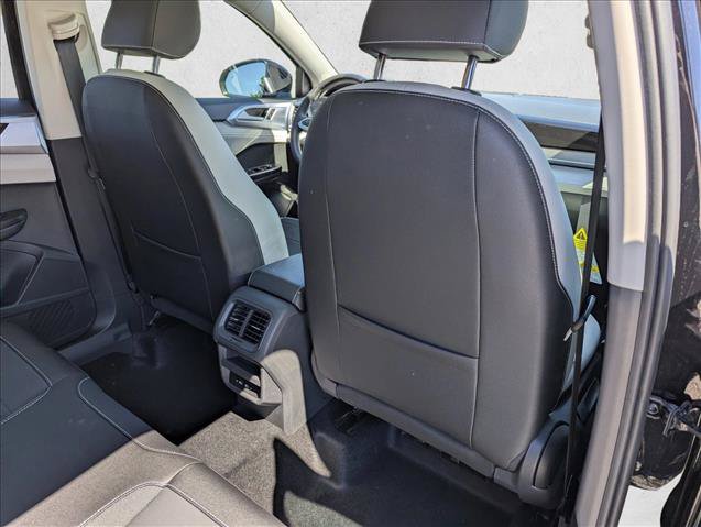 New 2026 Volkswagen Taos SE FWD image 29