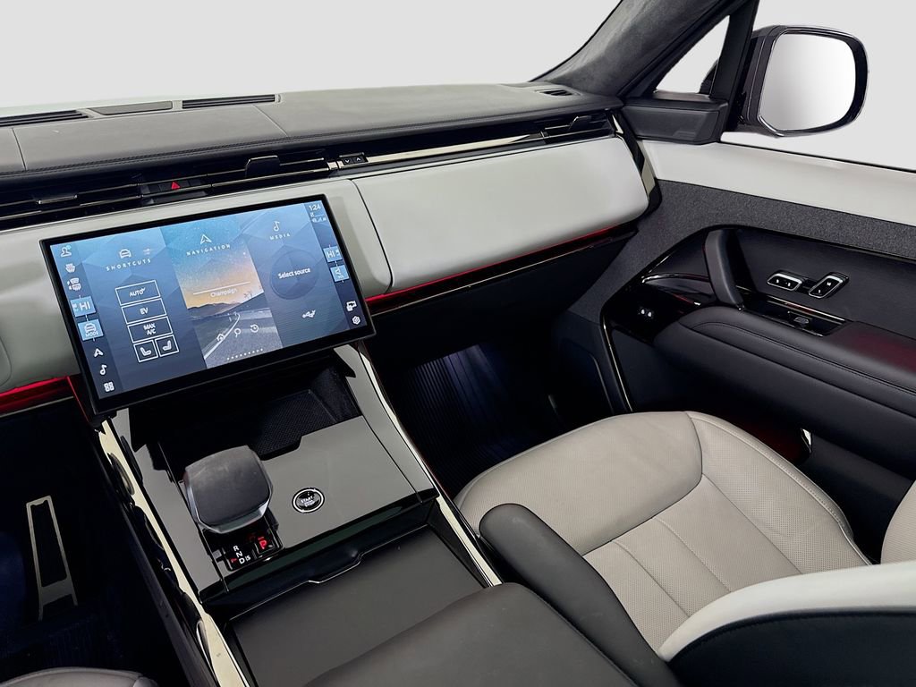 Used 2025 Land Rover Range Rover Sport Autobiography image 23