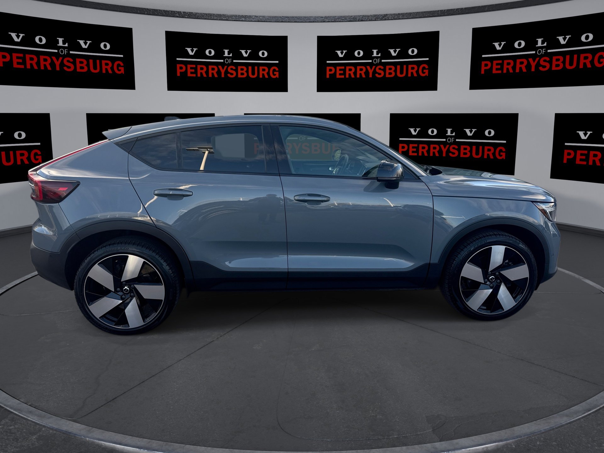 Used 2023 Volvo C40 P8 Recharge Ultimate image 9