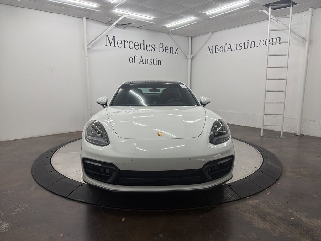 Used 2021 Porsche Panamera image 2