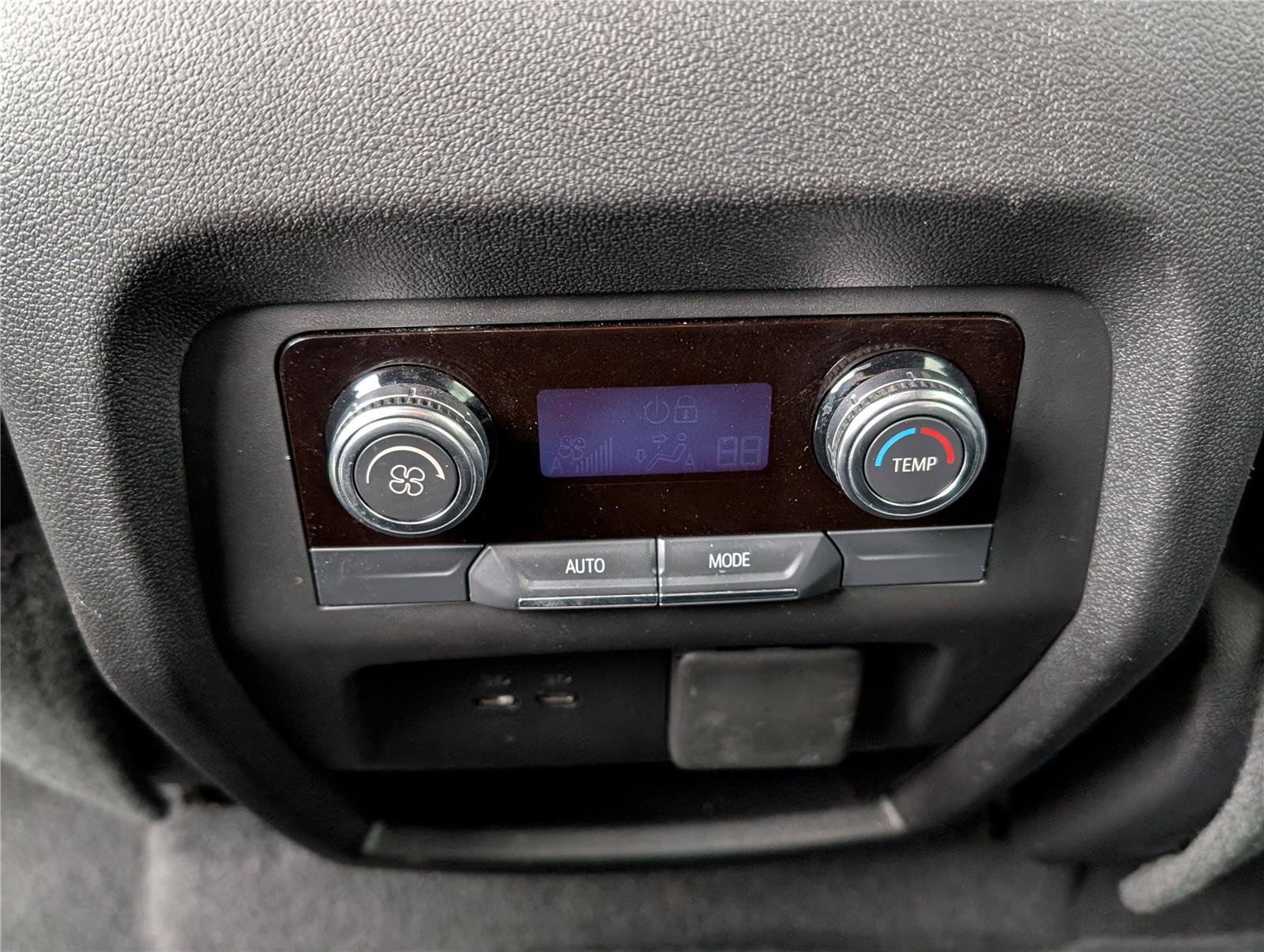 Used 2025 GMC Acadia Elevation image 17