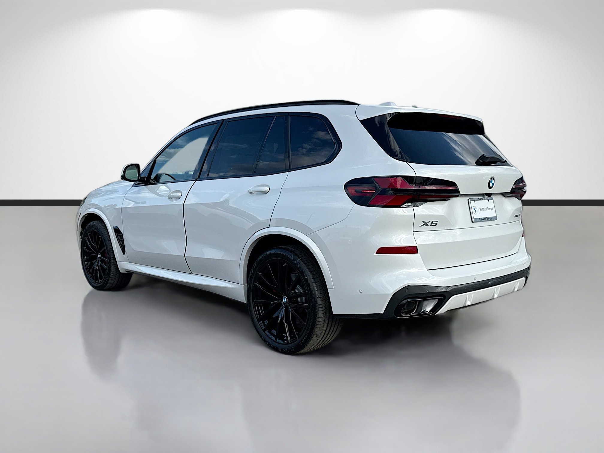 New 2026 BMW X5 sDrive40i w/ M Sport Package image 5