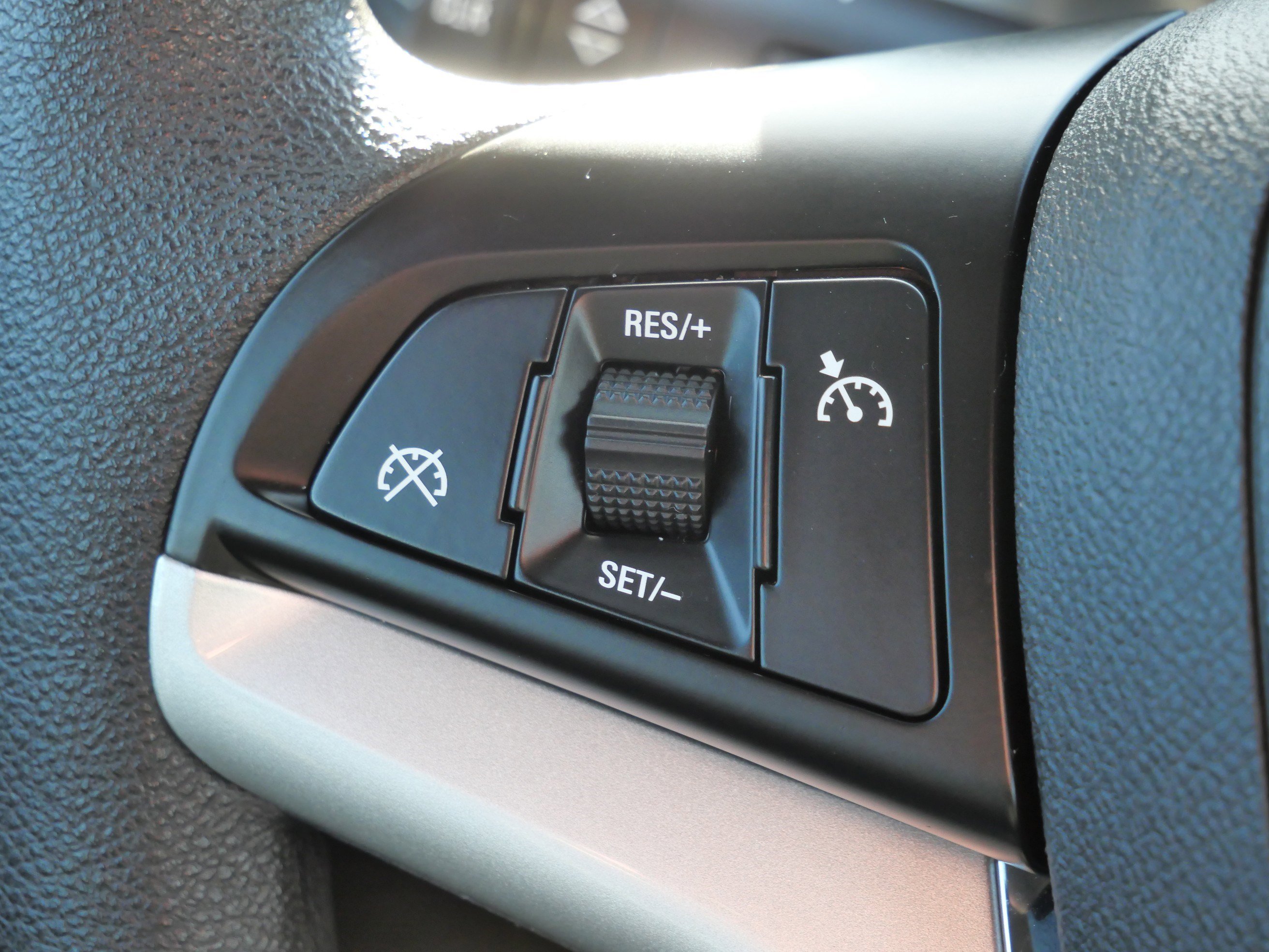 Used 2012 Chevrolet Camaro LS RWD image 31