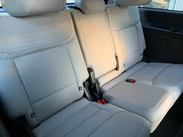 Used 2025 Ford Expedition Platinum w/ Platinum Ultimate Package image 15