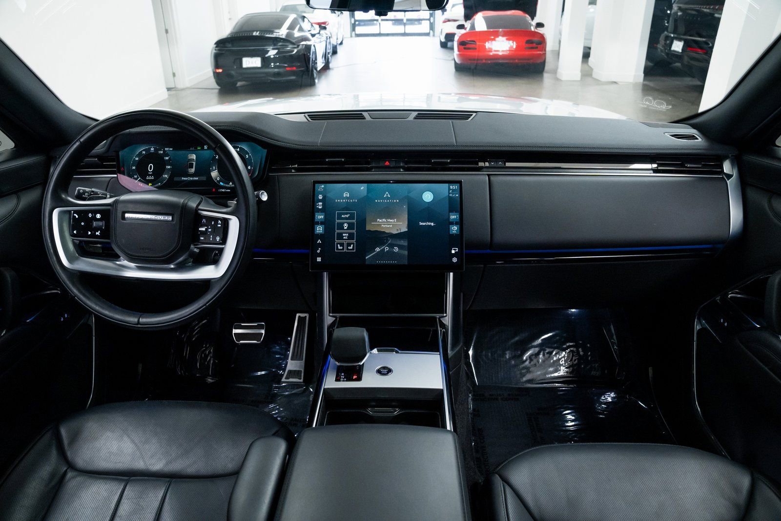Used 2024 Land Rover Range Rover SE AWD/4WD image 9
