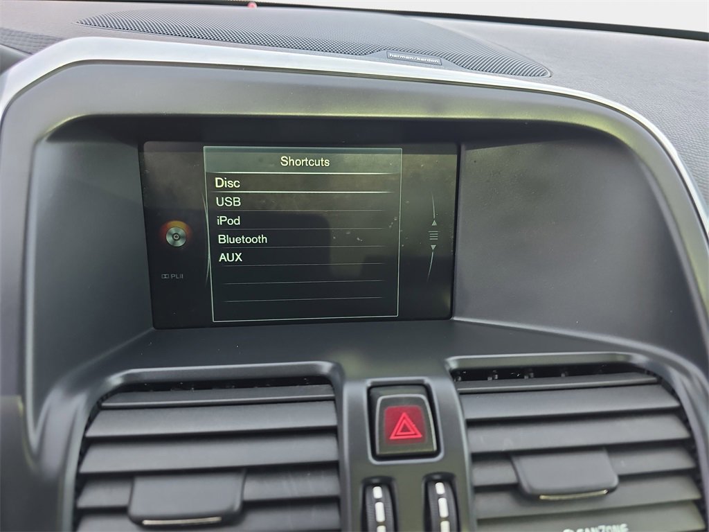 Used 2017 Volvo XC60 T6 R-Design w/ Climate Package image 25