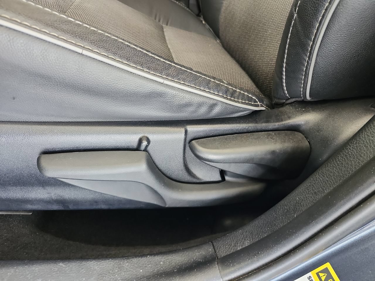 Used 2015 Toyota Corolla S FWD image 14
