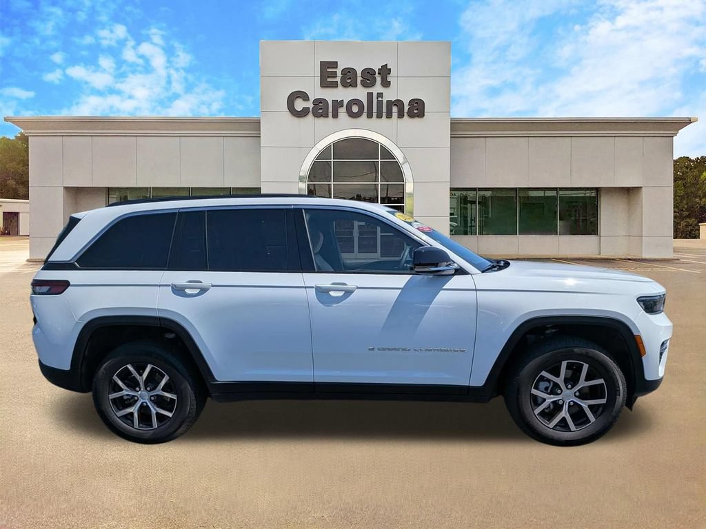 Used 2025 Jeep Grand Cherokee Limited w/ Trailer Tow Package RWD image 2