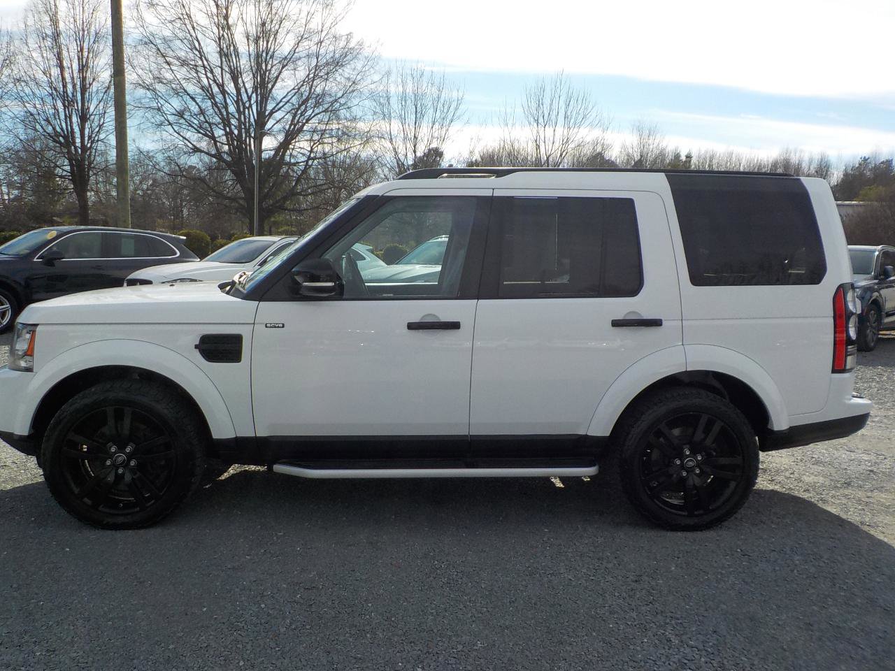 Used 2015 Land Rover LR4 HSE AWD/4WD image 2