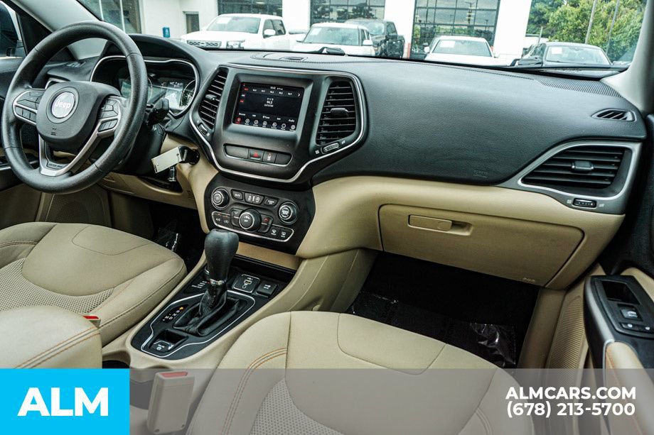 Used 2021 Jeep Cherokee Latitude AWD/4WD image 23