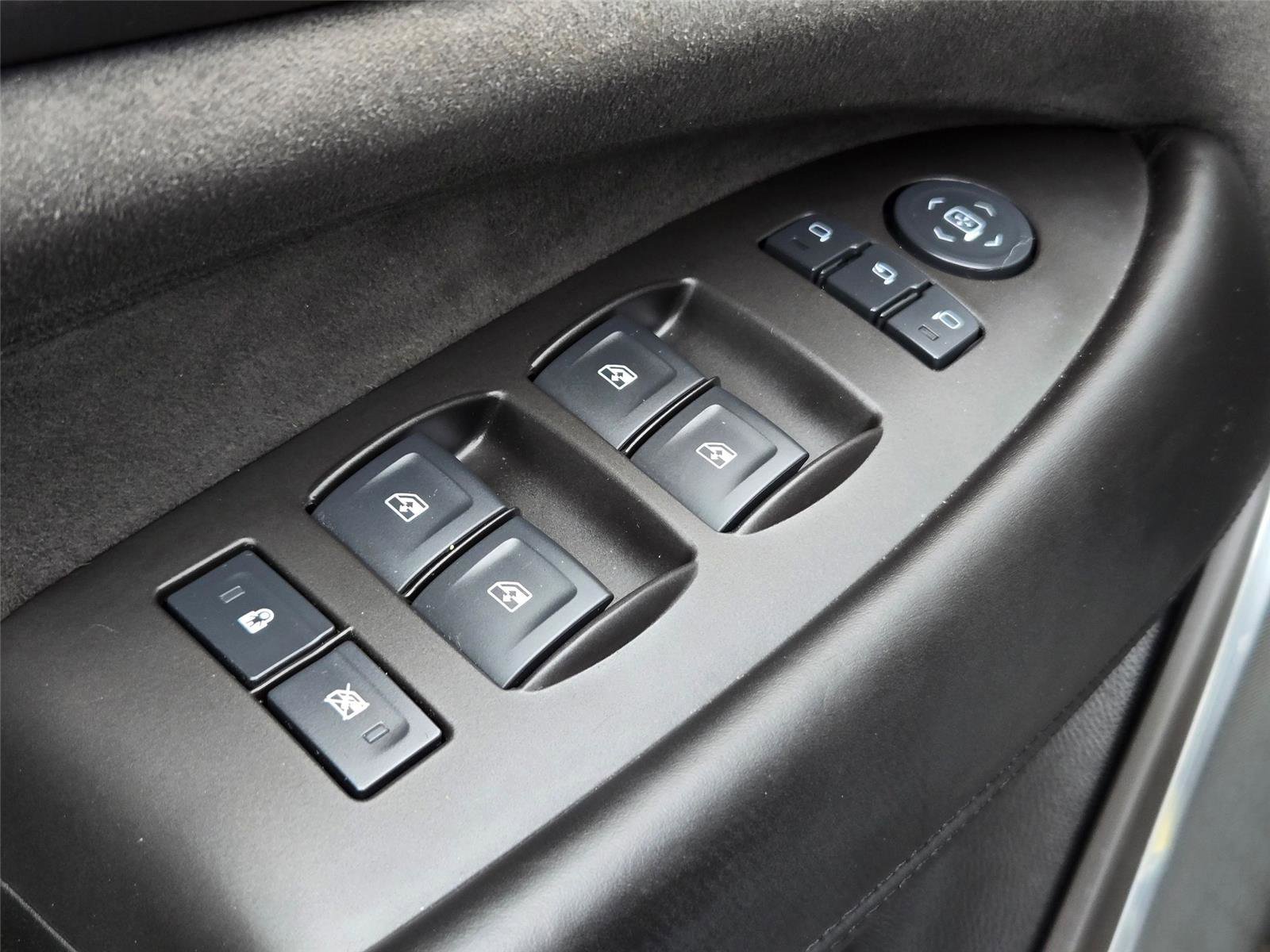 Used 2016 Cadillac Escalade Platinum AWD/4WD image 27