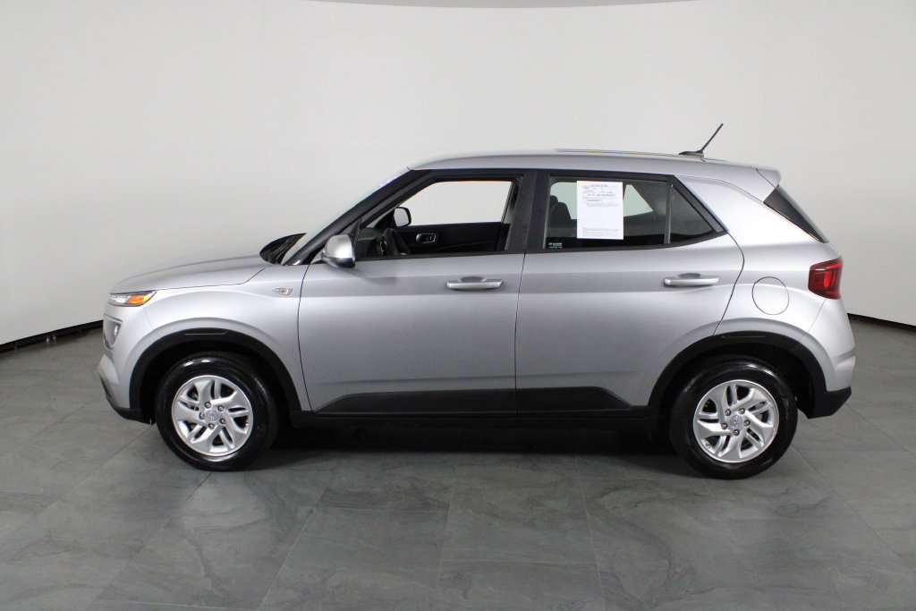 Certified 2025 Hyundai Venue SE FWD image 14