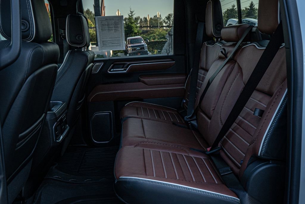 Used 2025 GMC Sierra 3500 Denali Ultimate image 12