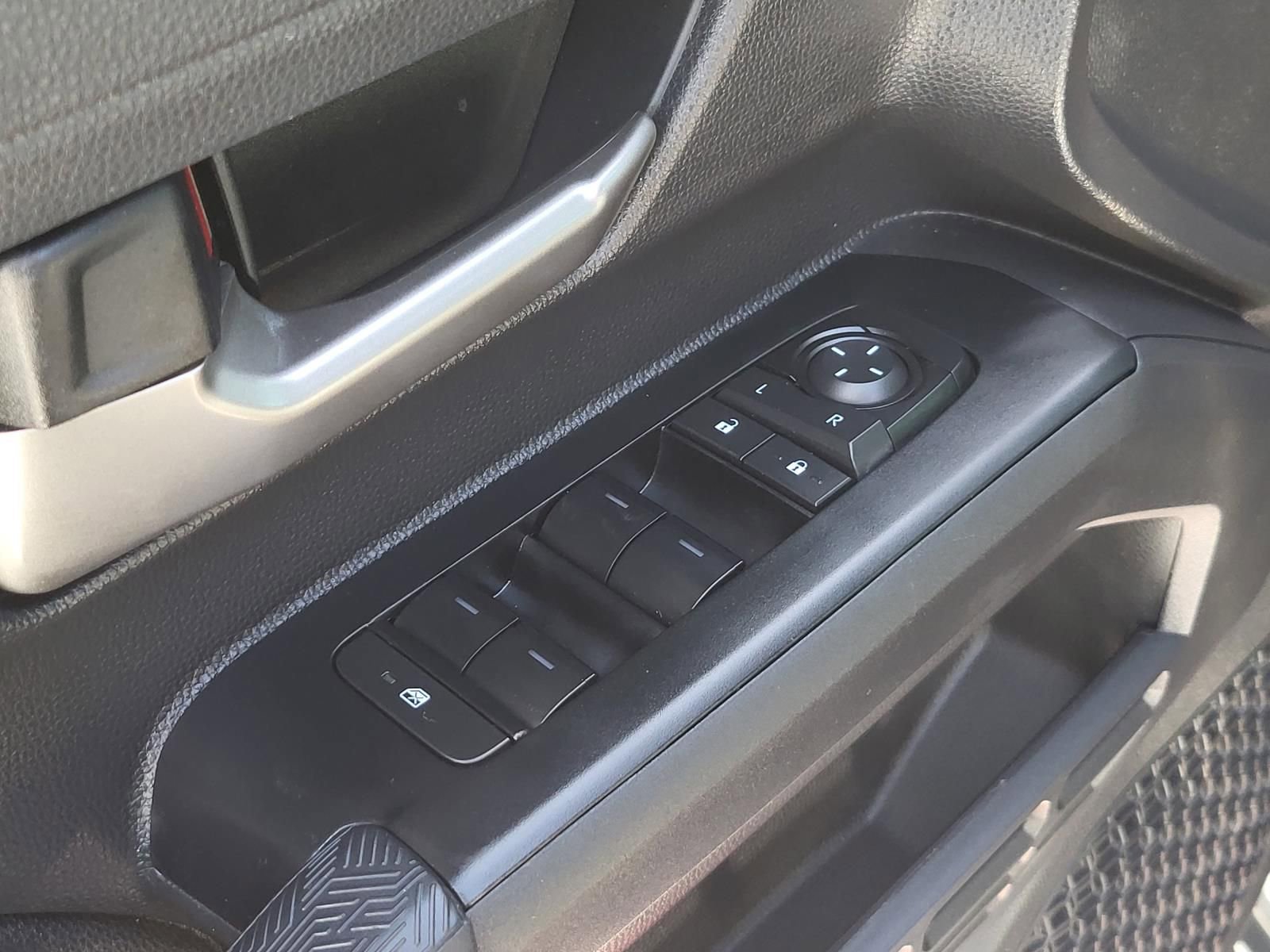 Used 2025 Toyota Tacoma TRD Off-Road image 15